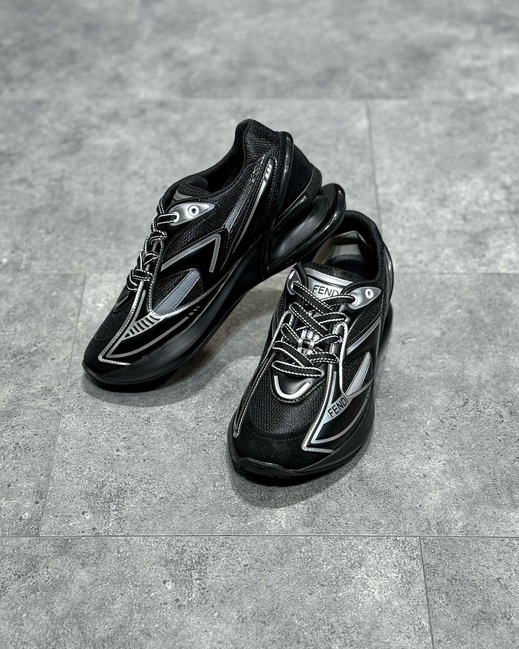 FEN Sneakers