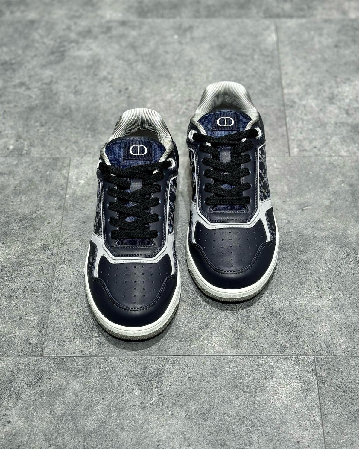 DIO Sneakers
