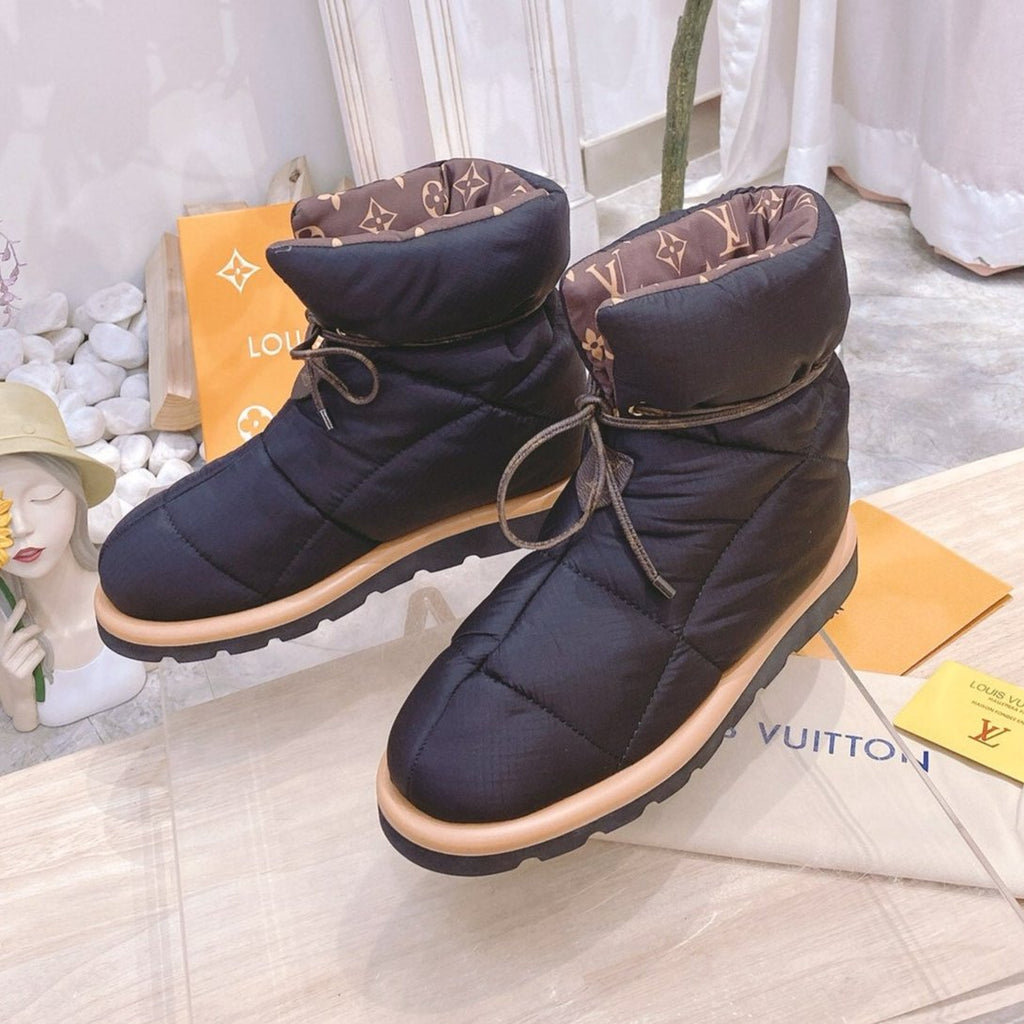 PILLOW COMFORT ANKLE BOOTS IN BLACK NYLON