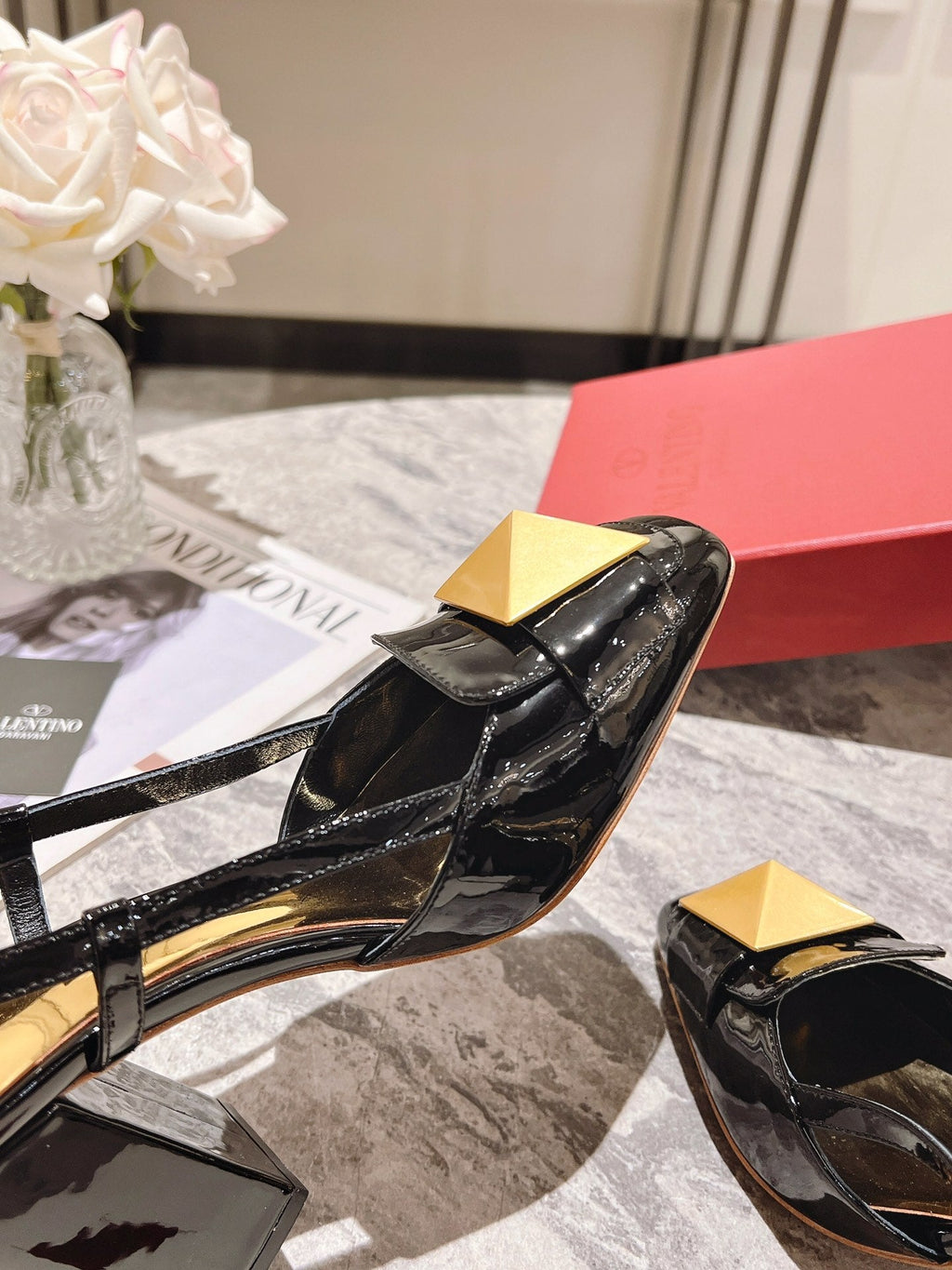 ONE STUD BLACK PATENT LEATHER LACE-UP HIGH HEELS 85 MM