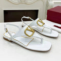 THONG SANDALS IN WHITE CALFSKIN WITH GOLD LOGO
