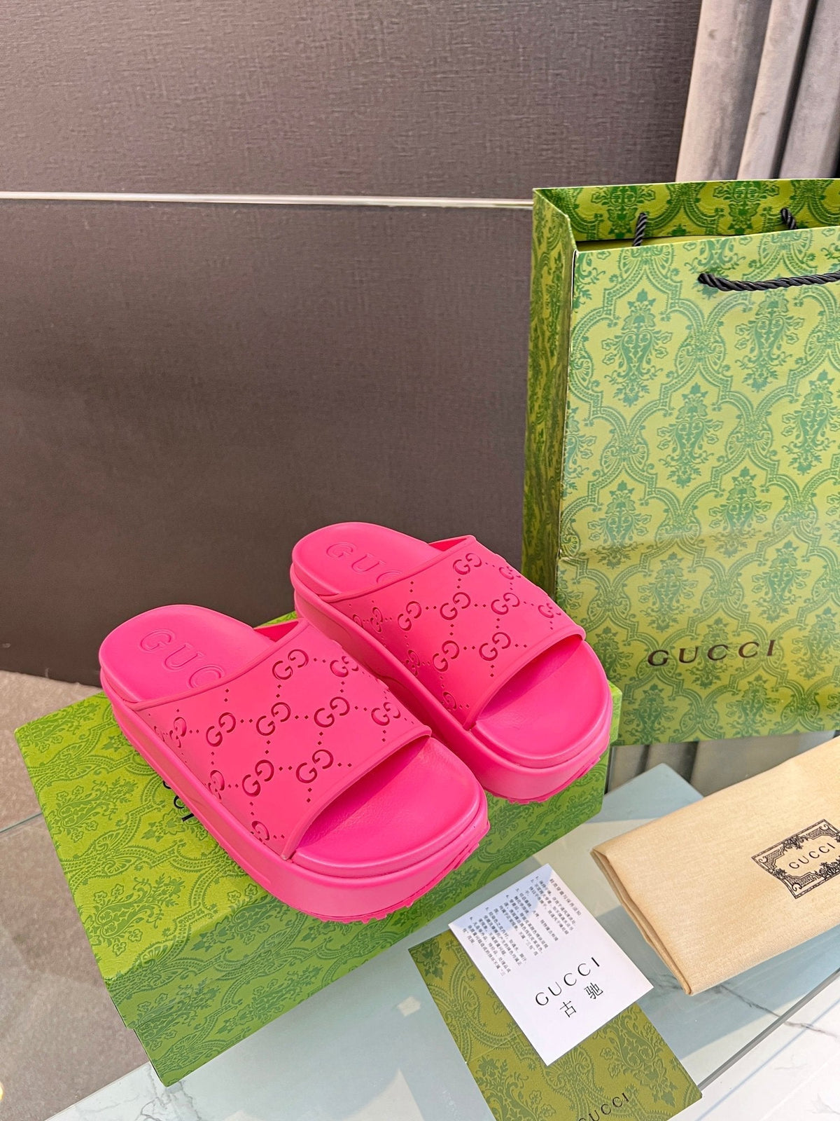 PLATFORM SANDALS IN BRIGHT PINK MONOGRAM IMPORTED TPU