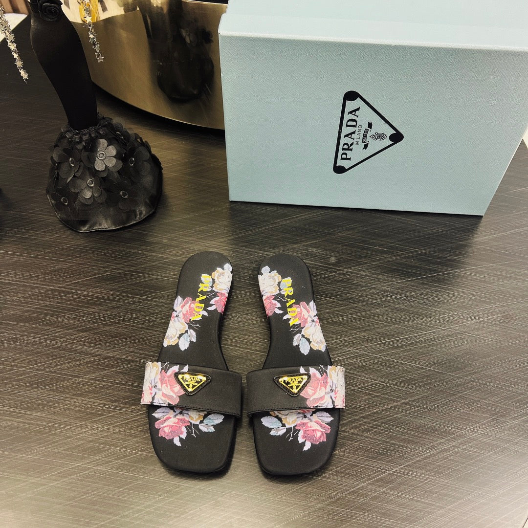 PRA PRINTED SLIDES SLIPPERS BLACK SATIN