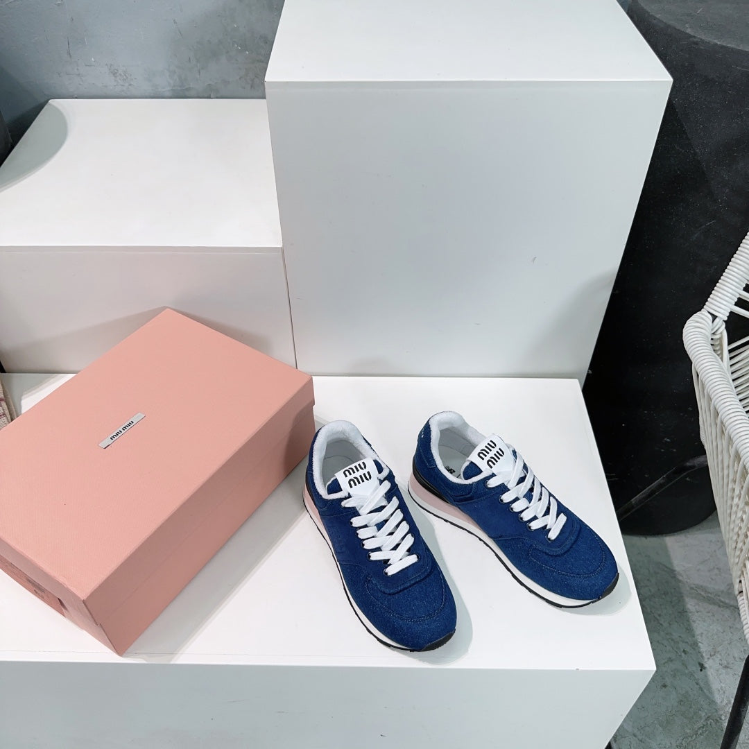 Azure Color Sneakers Canvas