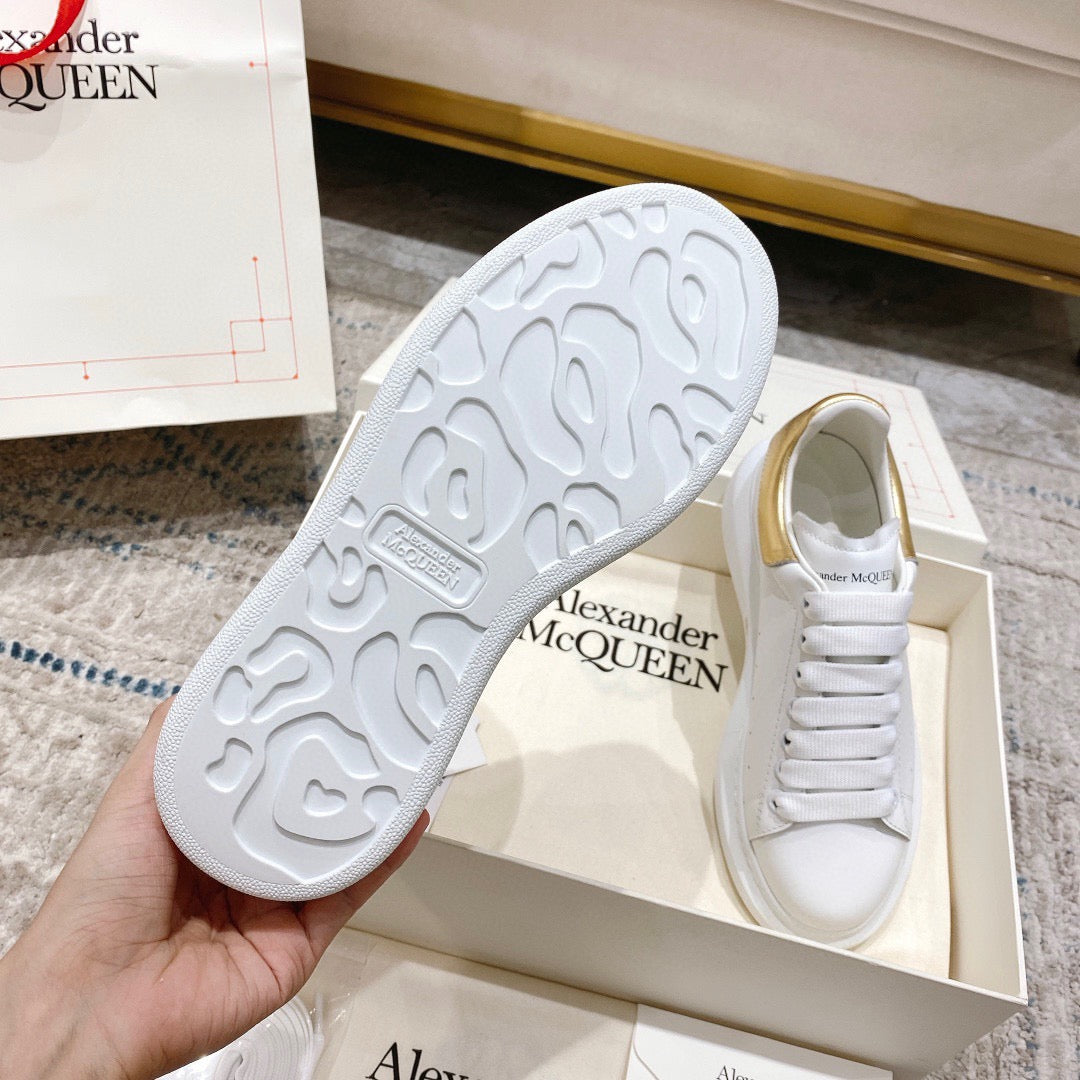 Sneakers & Shoes