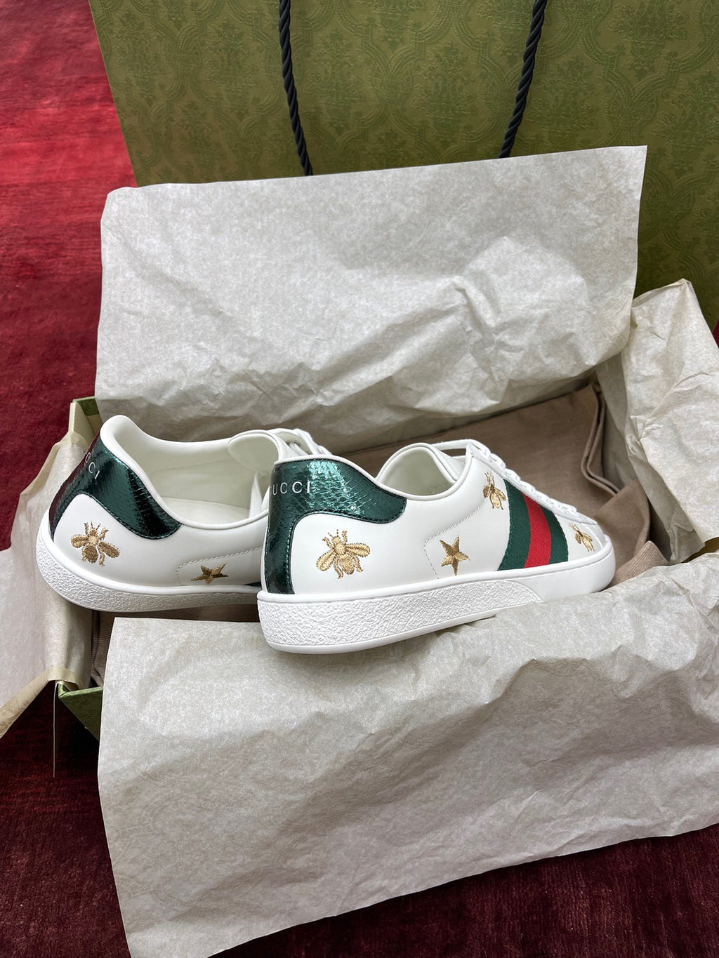 Sneakers & Shoes