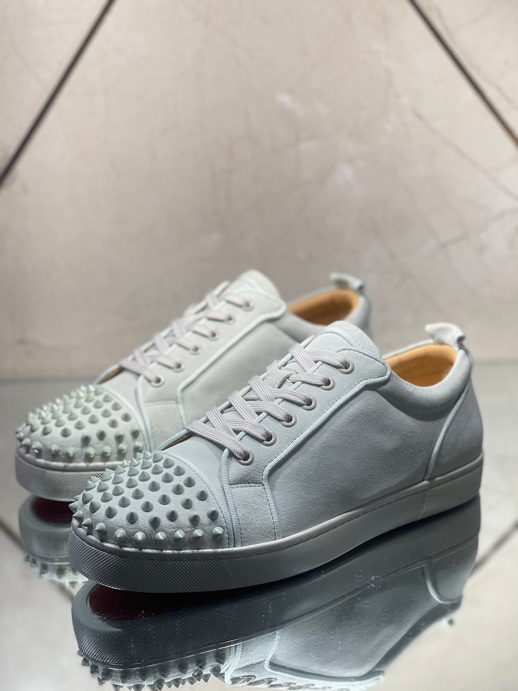 Sneakers & Shoes