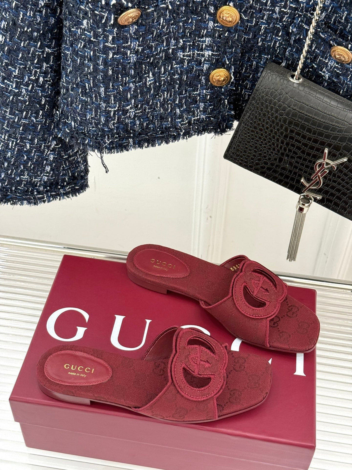SLIDE SANDALS IN RED FABRIC EMBOSSED LOGO STYLE 4