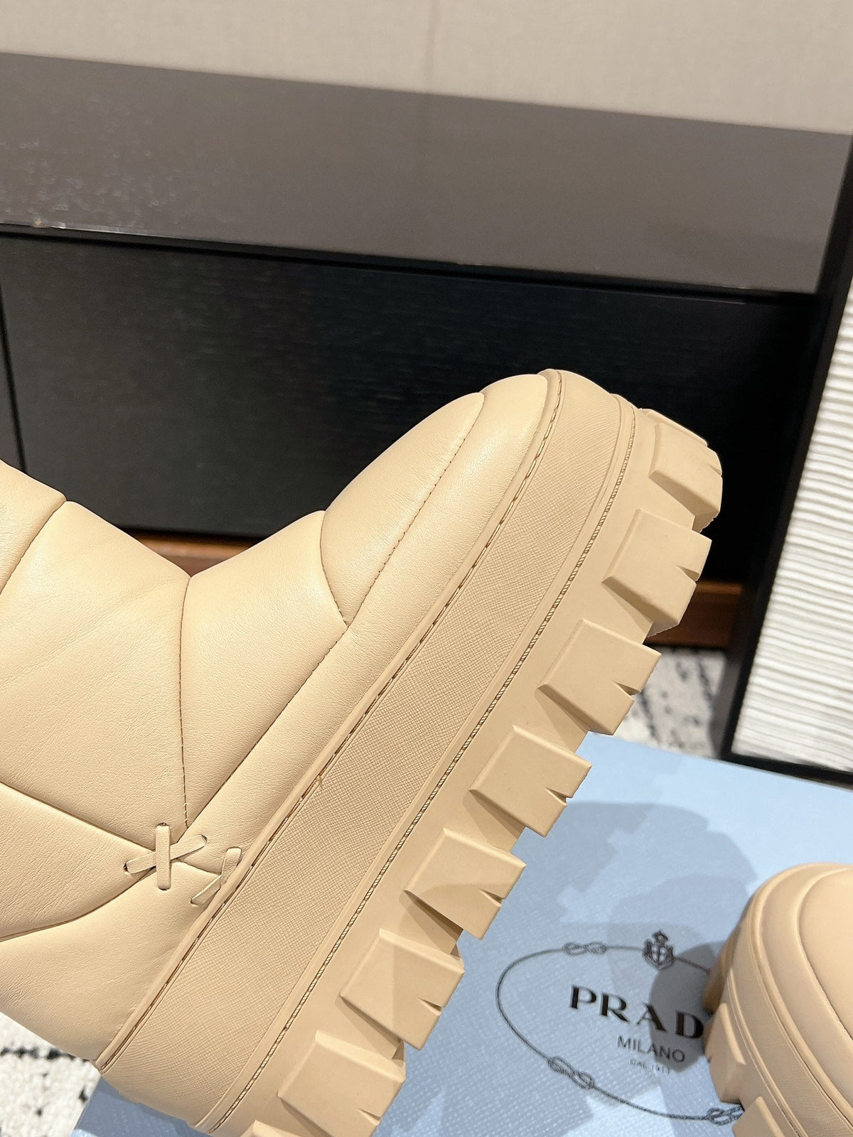 MONOLITH ANKLE BOOTS IN BUFF BEIGE CALFSKIN AND LAMB FUR LINING