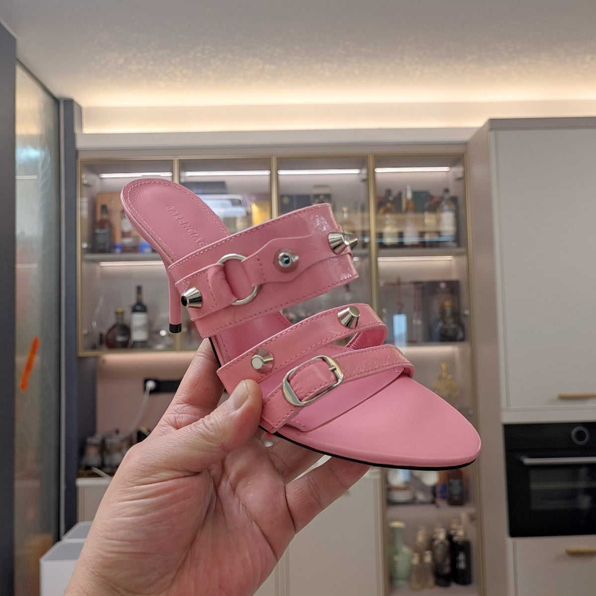 STRAPPY HIGH-HEELED SANDALS IN WEWAK PINK STUDDED WAX-OIL SHEEPSKIN